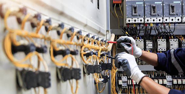 Professional Electrician technician working in East Highland Park, VA